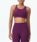 Top Deportivo "Asymmetric Balance" – Soporte de Medio Impacto con Textura Dinámica